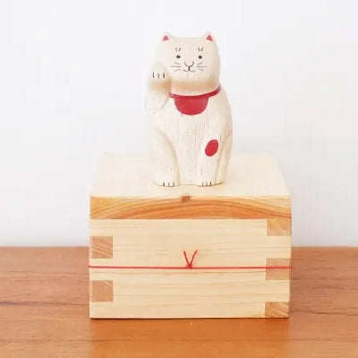 Wooden Figurine – Maneki Neko – ENGIMON mini Collection