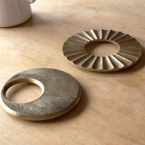 DESSOUS DE PLAT EN LAITON - SOLEIL - PLATEAUX