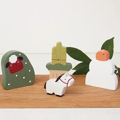 Wooden Figurine – Kagami Mochi – New Year Collection