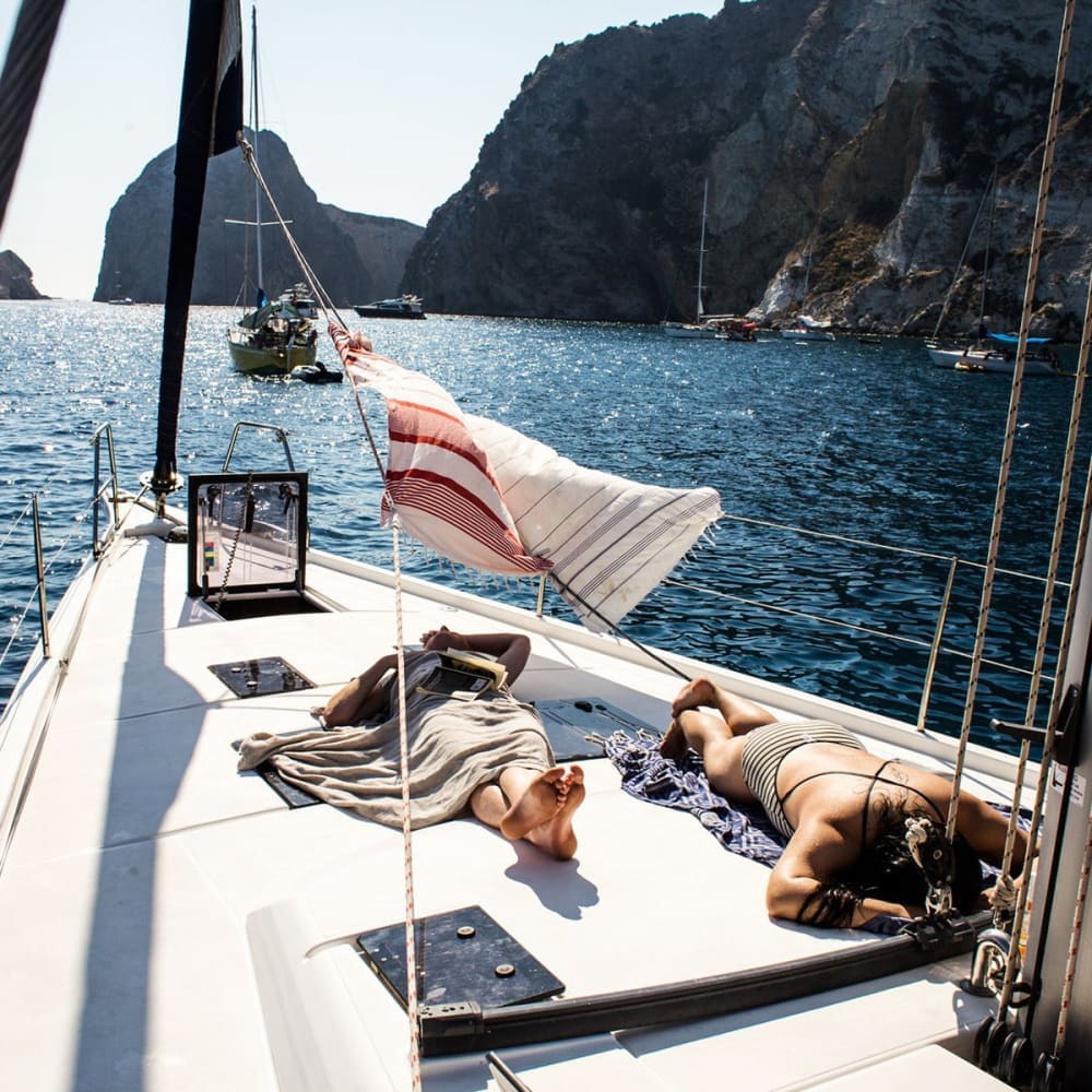 Sailing the seas - Book