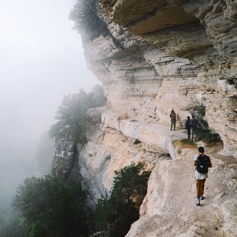 Wanderlust hiking on legendary trails - Book