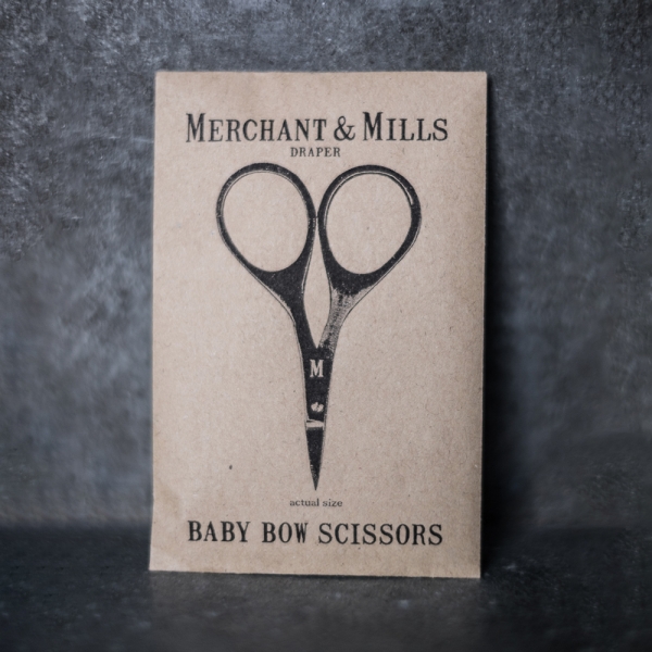 Baby bow - sewing scissors