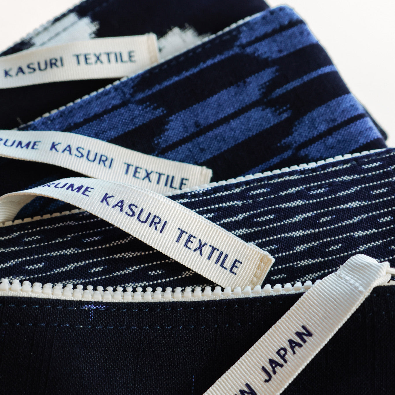 Pouch S Arrow Navy/Blue