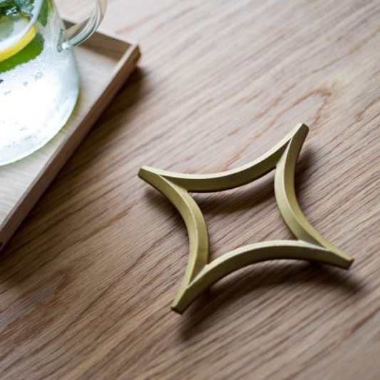 BRASS TRIVET - STAR